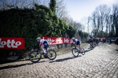 racing over the sketchy cobbles Le Samyn des Dames 2023One day race from Quaregnon to Dour (BEL/99km)©kramon